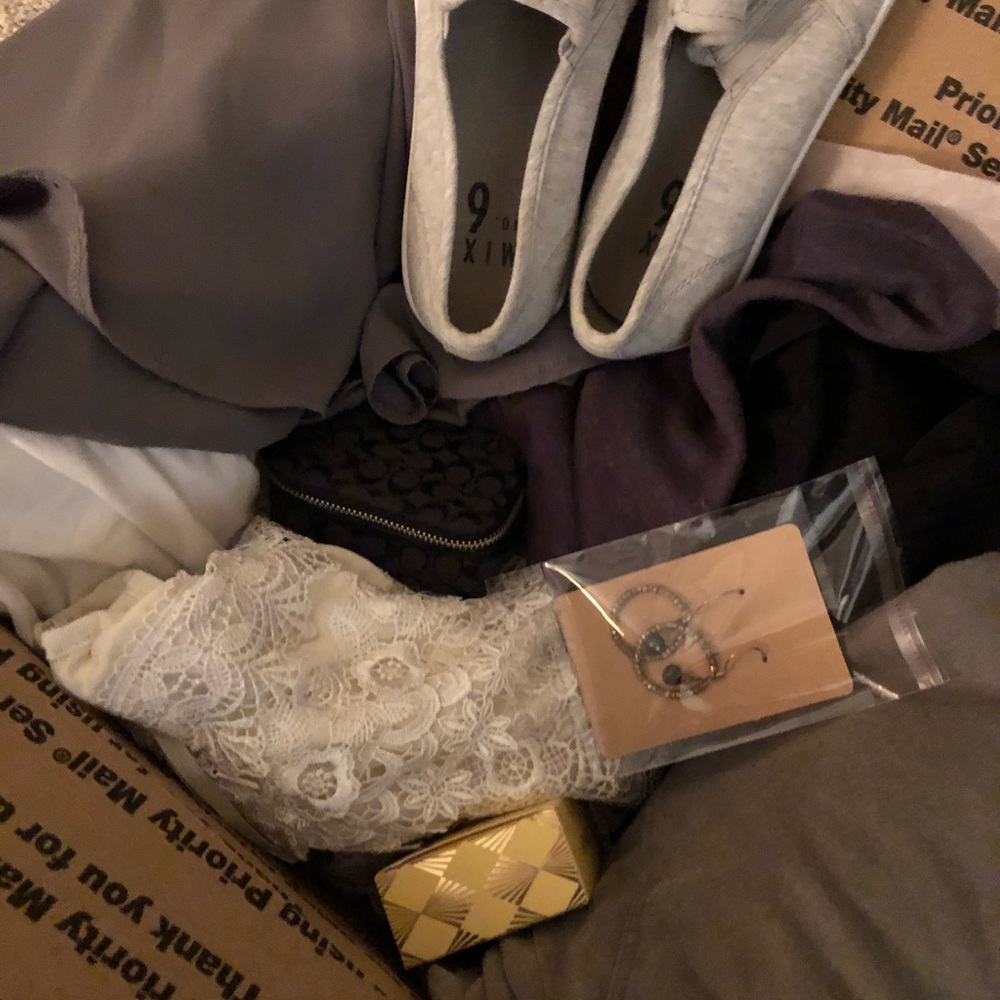 Beautiful Mystery Box - Picture 5 of 5
